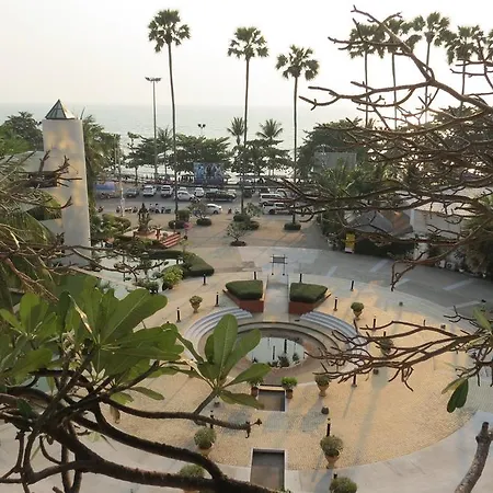 Jomtien Plaza Suite Apartments Room photo