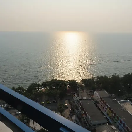 Jomtien Plaza Suite Apartments Room photo