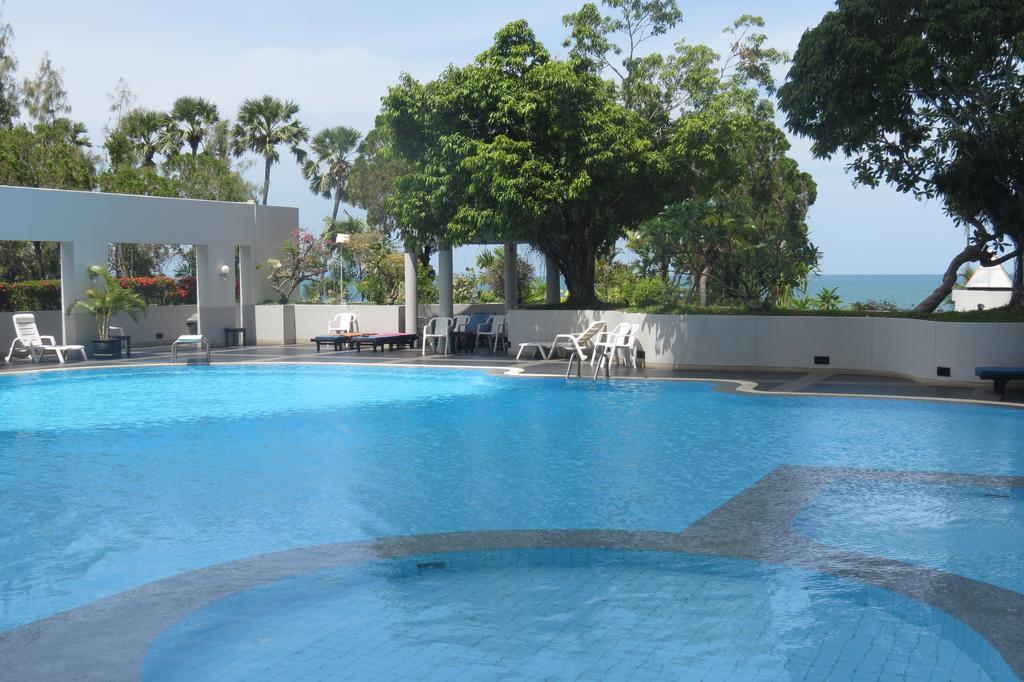Plaza Jomtien Beach