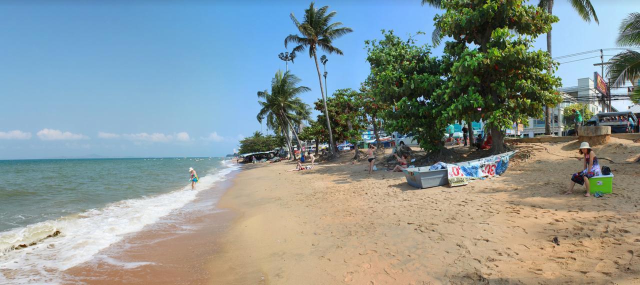 Plaza Jomtien Beach